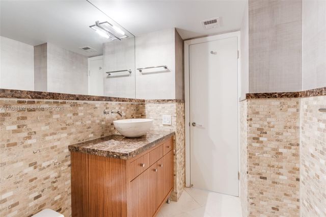 4000 Towerside Ter 1701, Miami, FL 33138