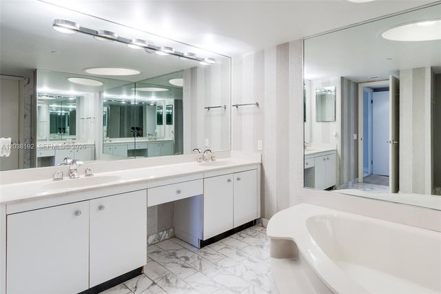 4000 Towerside Ter 1701, Miami, FL 33138