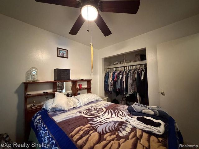 395 W Elza Avenue, Hazel Park, MI 48030