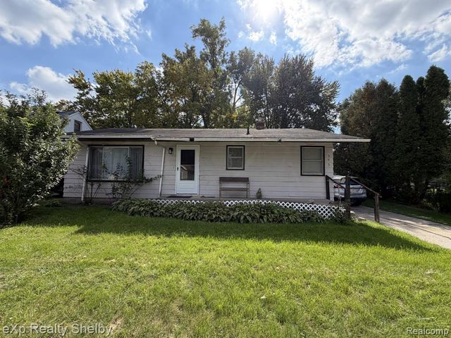 395 W Elza Avenue, Hazel Park, MI 48030