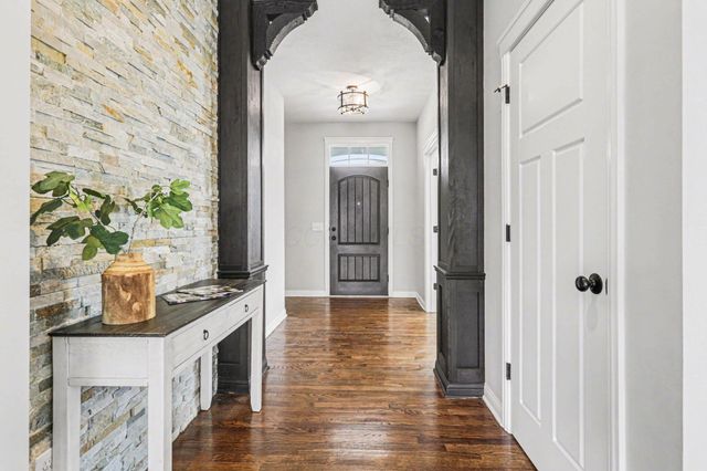 9351 Burnett Lane, Dublin, OH 43017