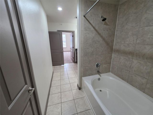 3616 Richmond 2110, Houston, TX 77046