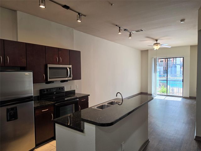 3616 Richmond 2110, Houston, TX 77046