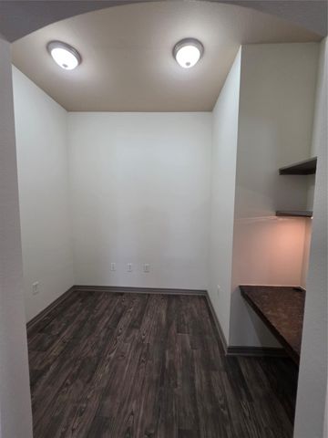 3616 Richmond 2110, Houston, TX 77046