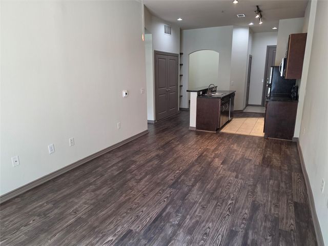 3616 Richmond 2110, Houston, TX 77046
