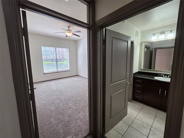3616 Richmond 2110, Houston, TX 77046