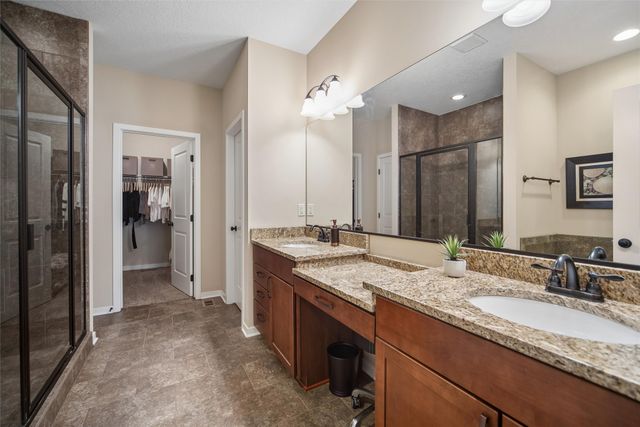 5449 S Prairie View Drive, West Des Moines, IA 50266