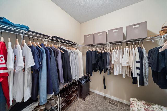 5449 S Prairie View Drive, West Des Moines, IA 50266