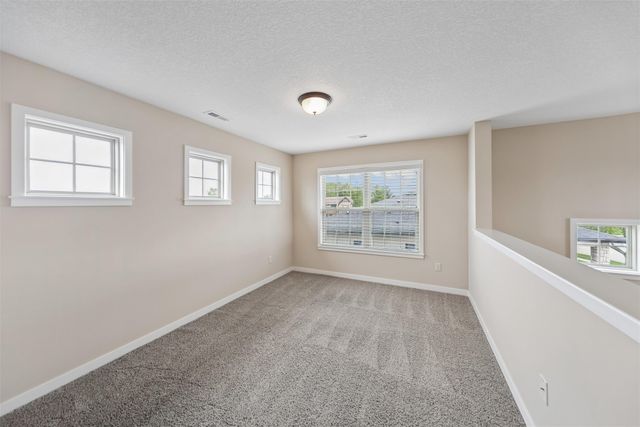 5449 S Prairie View Drive, West Des Moines, IA 50266