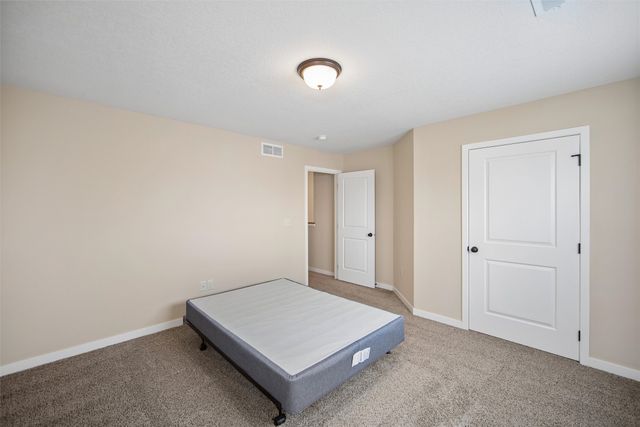 5449 S Prairie View Drive, West Des Moines, IA 50266