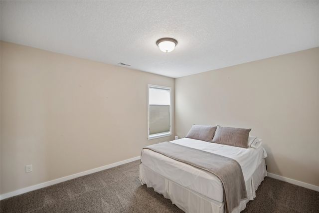5449 S Prairie View Drive, West Des Moines, IA 50266