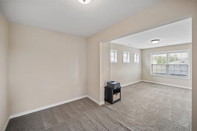 5449 S Prairie View Drive, West Des Moines, IA 50266