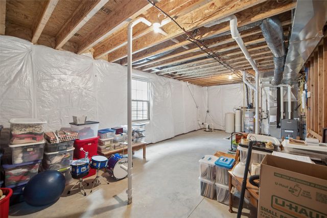 5449 S Prairie View Drive, West Des Moines, IA 50266