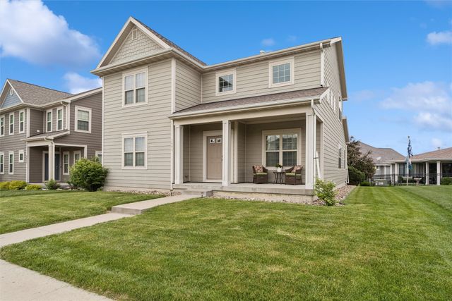 5449 S Prairie View Drive, West Des Moines, IA 50266