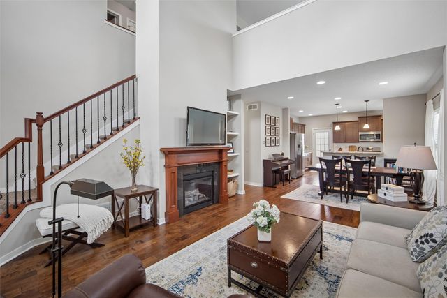 5449 S Prairie View Drive, West Des Moines, IA 50266