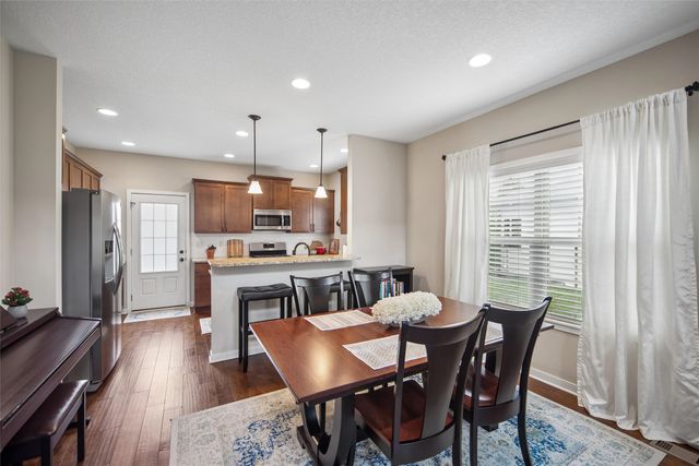5449 S Prairie View Drive, West Des Moines, IA 50266