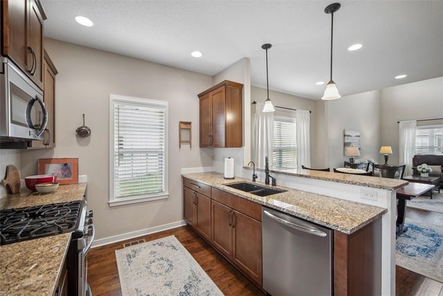 5449 S Prairie View Drive, West Des Moines, IA 50266