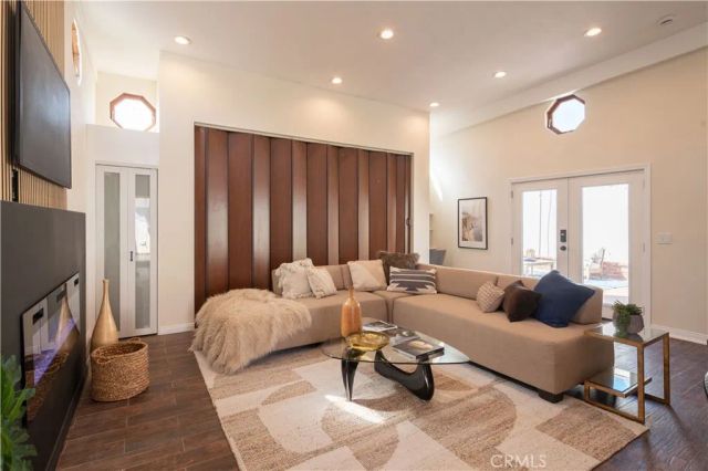 3109 Stanford, Venice, CA 90292
