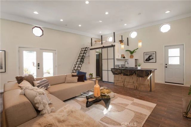 3109 Stanford, Venice, CA 90292