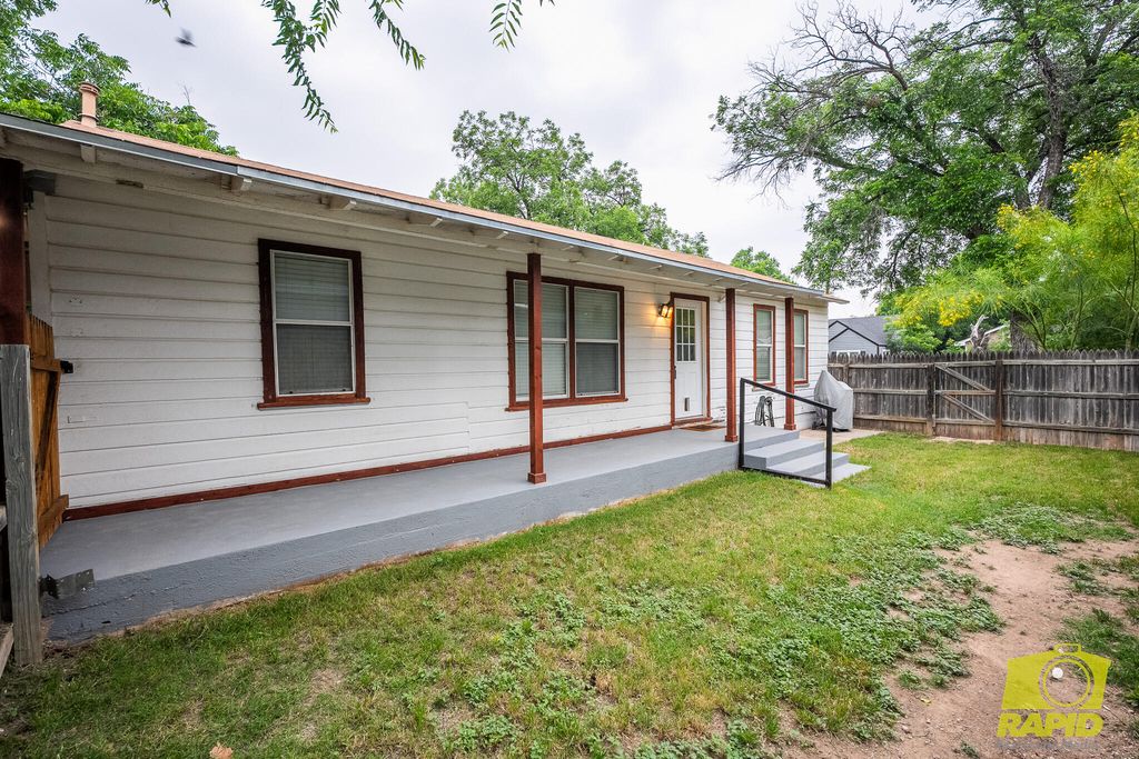 213 N Van Buren Street, San Angelo, TX 76901