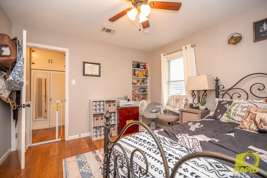 Image 20 of property listing at 213 N Van Buren Street, San Angelo, TX 76901
