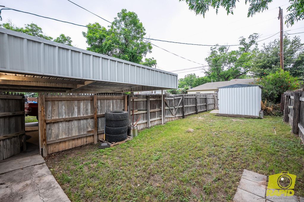 Image 24 of property listing at 213 N Van Buren Street, San Angelo, TX 76901