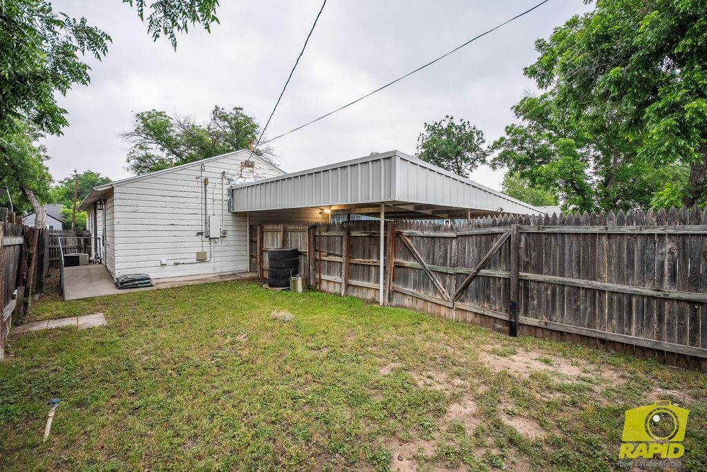 Image 25 of property listing at 213 N Van Buren Street, San Angelo, TX 76901