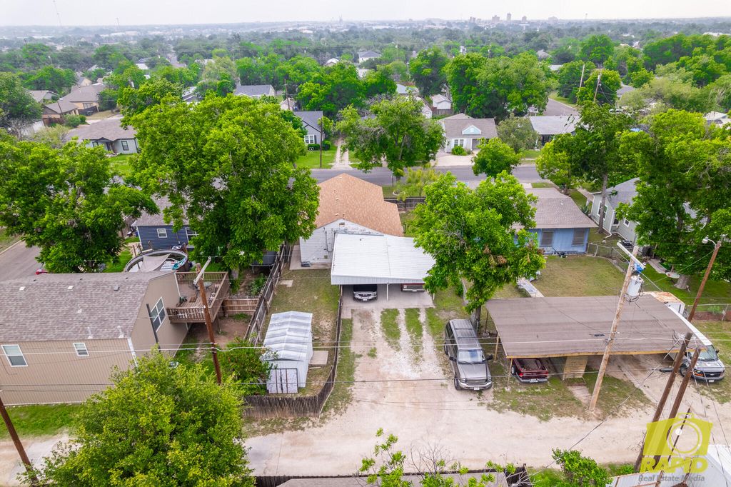 Image 32 of property listing at 213 N Van Buren Street, San Angelo, TX 76901