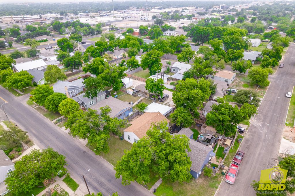 Image 36 of property listing at 213 N Van Buren Street, San Angelo, TX 76901