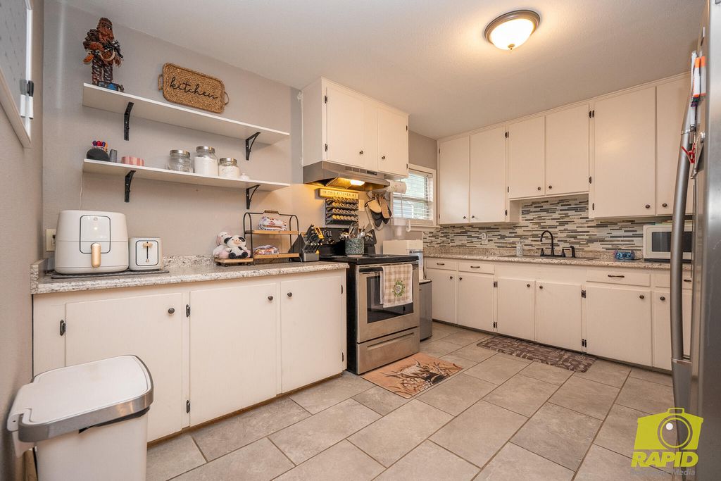 Image 9 of property listing at 213 N Van Buren Street, San Angelo, TX 76901