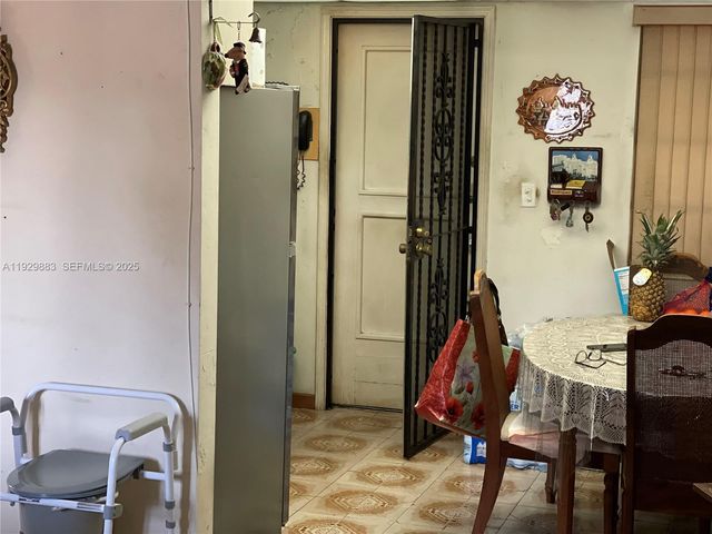 1040 NW 28th Ave, Miami, FL 33125