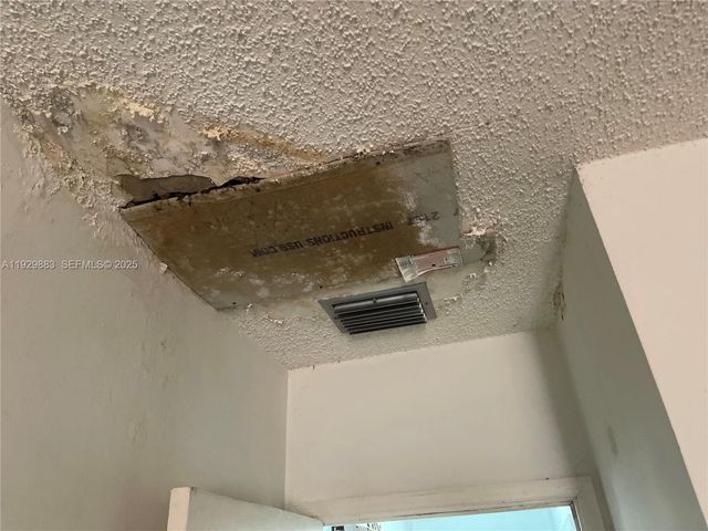 1040 NW 28th Ave, Miami, FL 33125