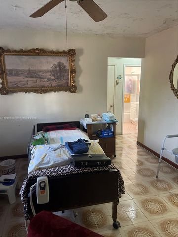 1040 NW 28th Ave, Miami, FL 33125