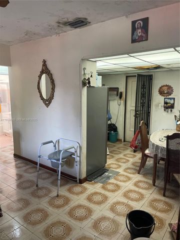 1040 NW 28th Ave, Miami, FL 33125