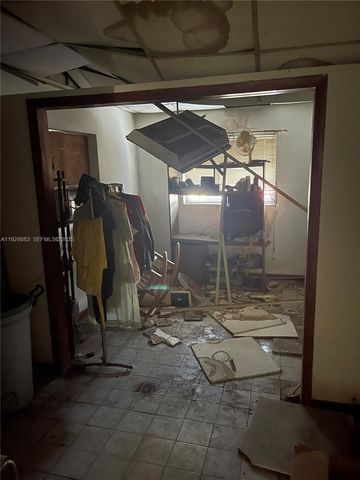 1040 NW 28th Ave, Miami, FL 33125