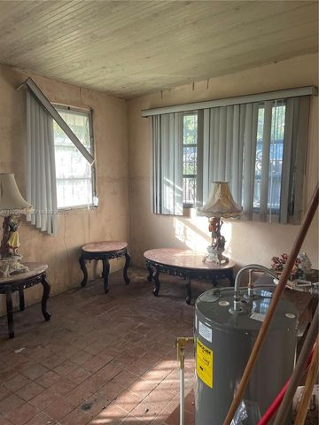 1040 NW 28th Ave, Miami, FL 33125