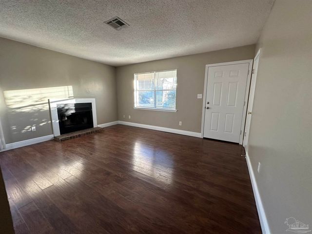 676 S 72nd Ave C, Pensacola, FL 32506