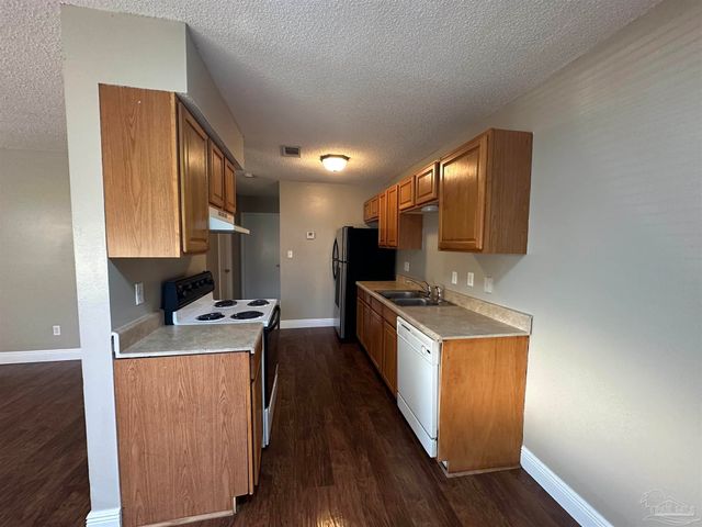 676 S 72nd Ave C, Pensacola, FL 32506