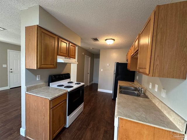 676 S 72nd Ave C, Pensacola, FL 32506