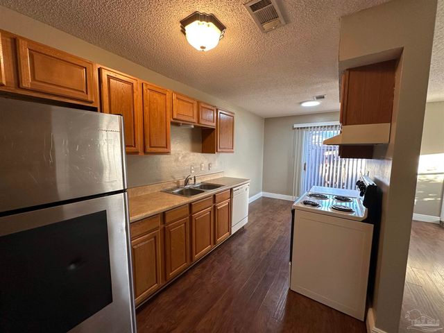 676 S 72nd Ave C, Pensacola, FL 32506