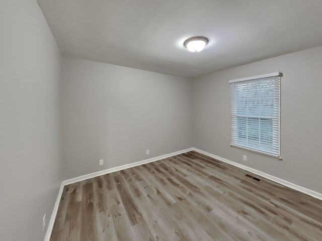 730 Brushy Ridge Dr, La Vergne, TN 37086