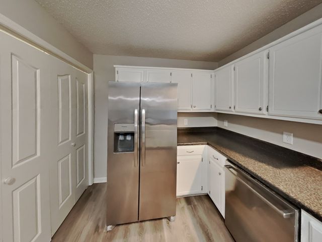 730 Brushy Ridge Dr, La Vergne, TN 37086