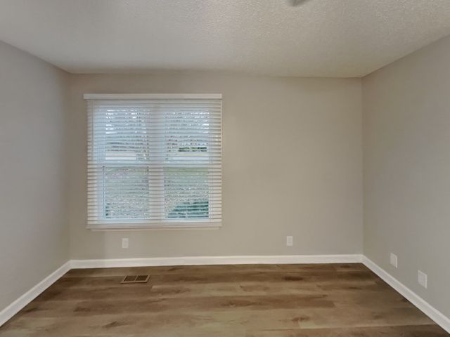 730 Brushy Ridge Dr, La Vergne, TN 37086