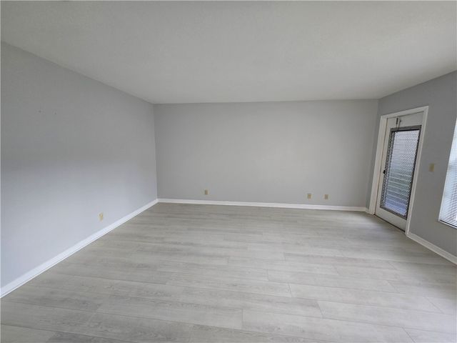 36 Pine Arbor Lane 102, Vero Beach, FL 32962