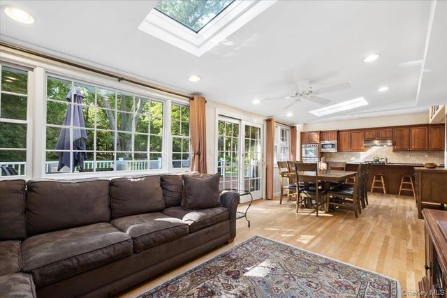 372 Fort Hill Road, Scarsdale, NY 10583