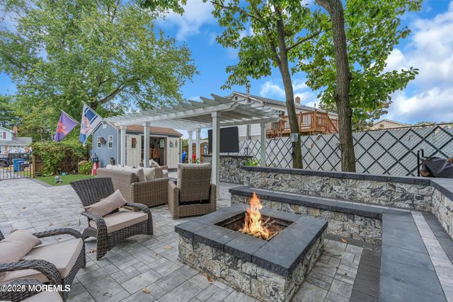 15 N Longview Road, Howell, NJ 07731
