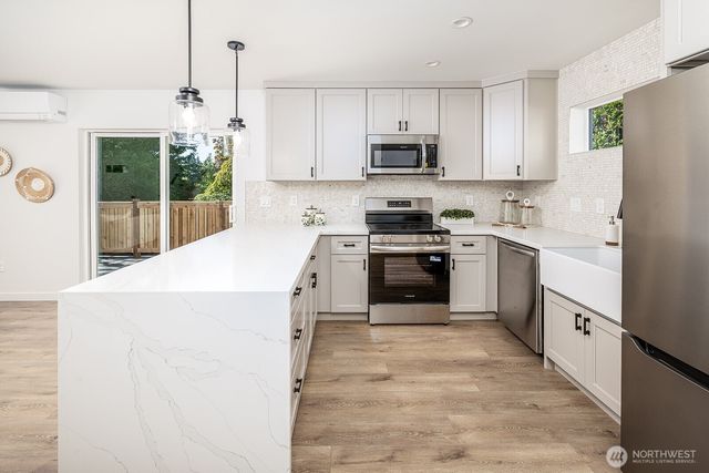 12029 40th Avenue NE #C, Seattle, WA 98125