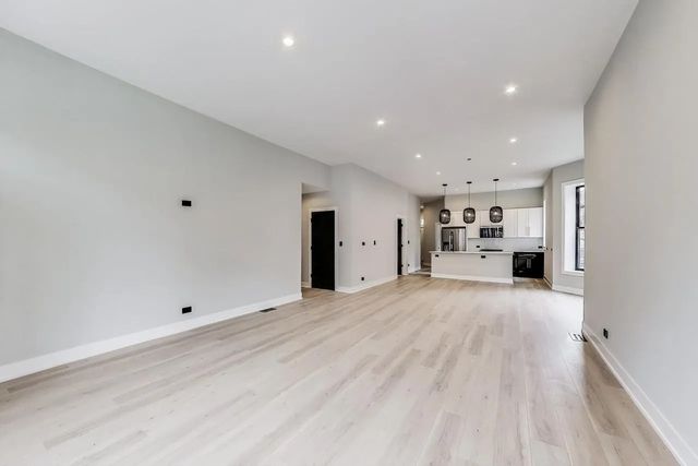 1311 N Rockwell Street 1, Chicago, IL 60622