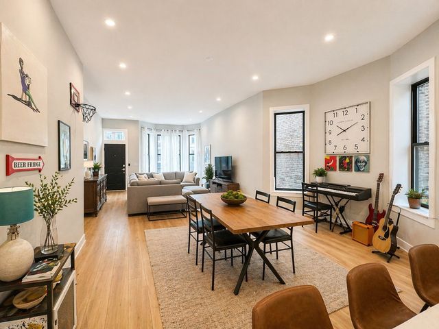 1311 N Rockwell Street 1, Chicago, IL 60622