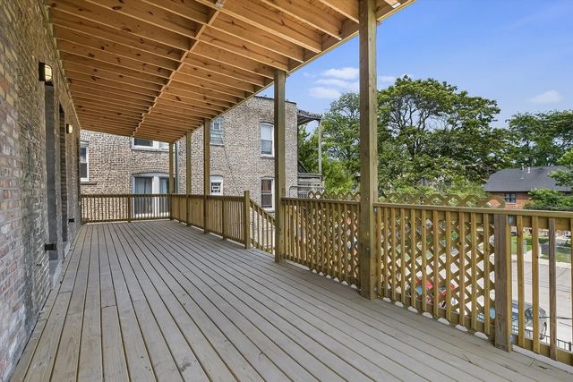 1311 N Rockwell Street 1, Chicago, IL 60622